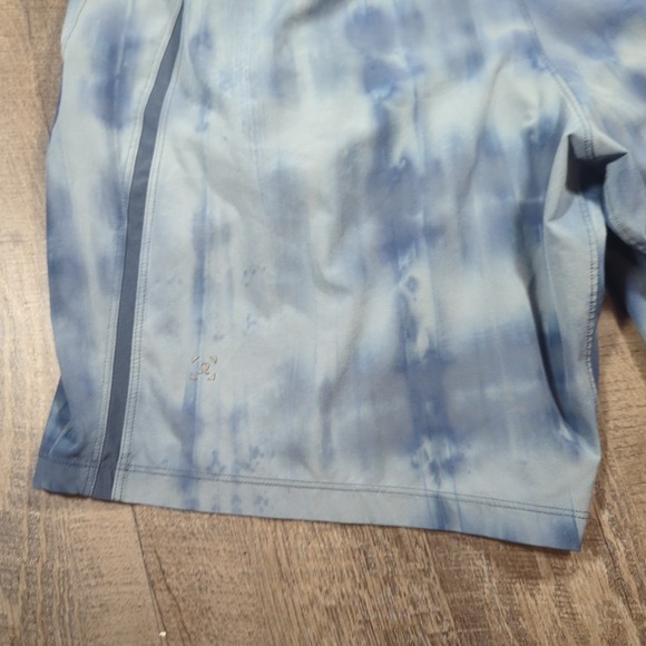 Lululemon Men's Pace Breaker Shorts 9" Blue Size Medium Athletic Gym Linerless - Picture 11 of 15